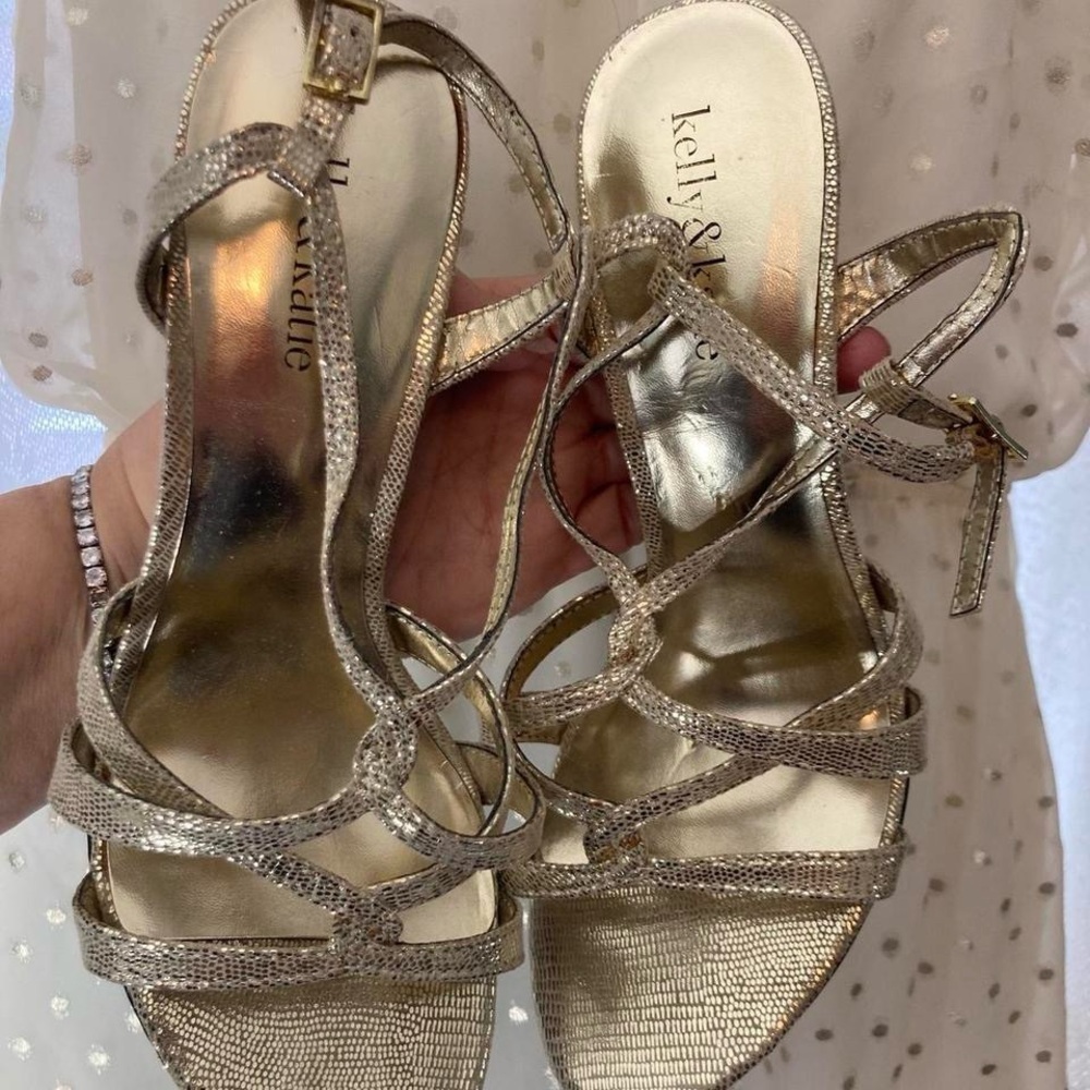 Kelly & Katie Gold glam Strappy high heels 8 1/2